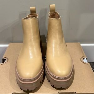 New Madewell Mariam Chelsea Boot in Leather